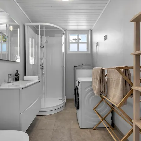 Stylish With Mountain View Lägenhet